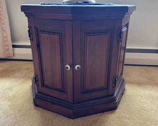 (Lot 12) - $100 - Octagon Drum Table. 28w 23h