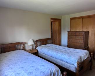 $550/ 3 pc set - Set of twin beds and matching chest of drawers.  Korn Industries / Sumter Cabinet Co 