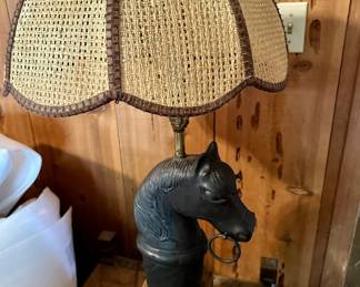 2 Horse Lamps