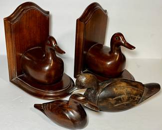 Knob hill wood ducks book ends and carved ducks