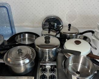 MISC KITCHEN POTS AND PANS
