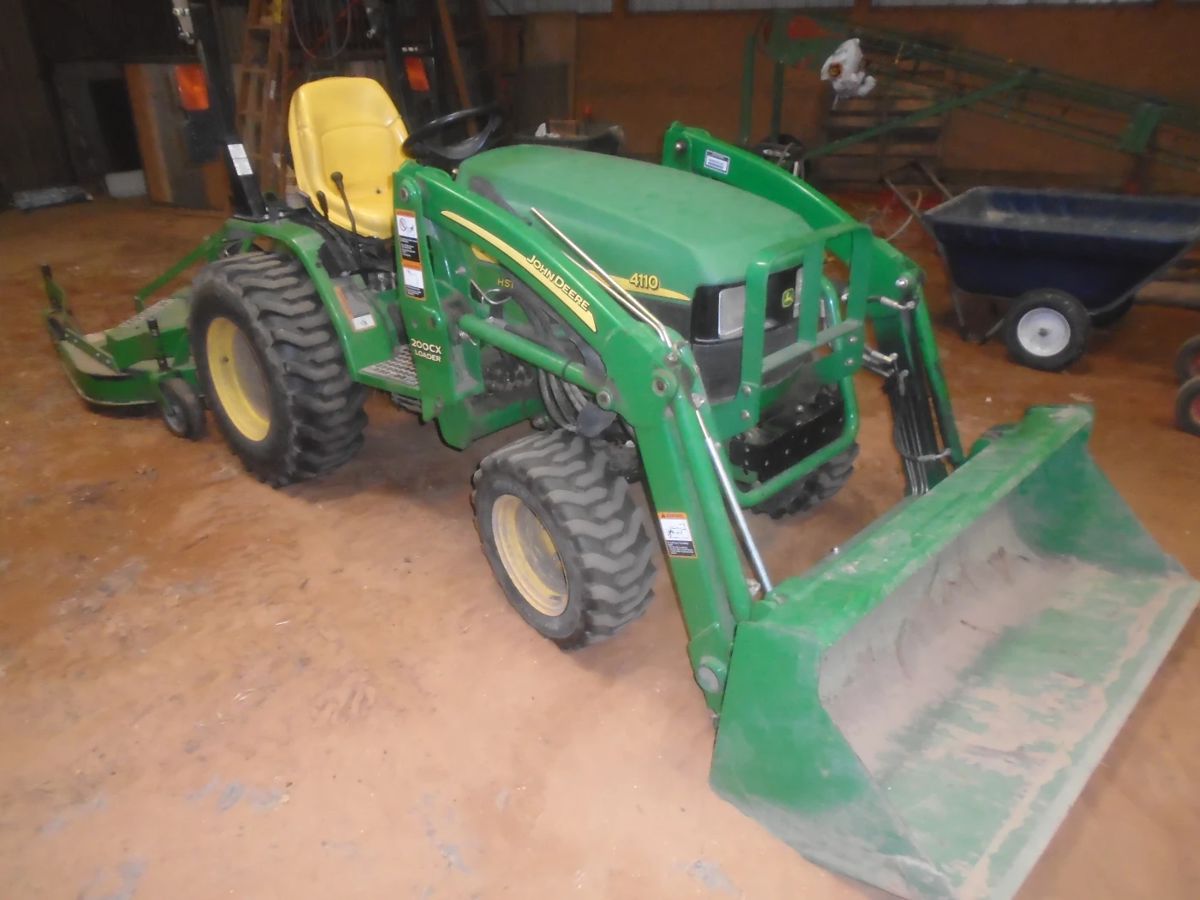 John Deere 4110 with loader