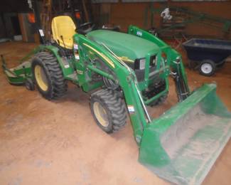 John Deere 4110 with loader