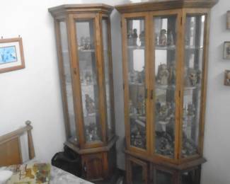 2 curios full of hummel