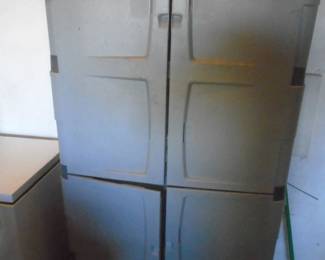 Rubbermaid storage unit