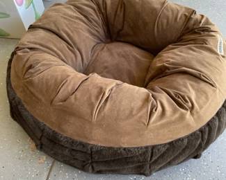 Very Comfy Suede and  Faux Fur Frontgate Washable Plush Dog Bed.  Hardly Used.