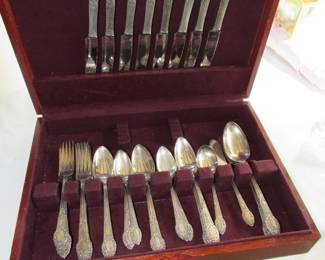 A vintage silverplate set