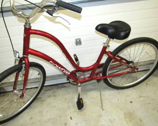 Like-new Townie Electra bike