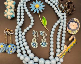 Vintage blue colored jewelry lot
