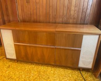 Vintage Mid-Century Belcanto Stereo and Turntable