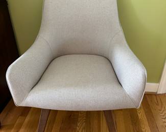 Swivel modern style chair