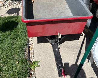 utility tilt lawn/garden trailer