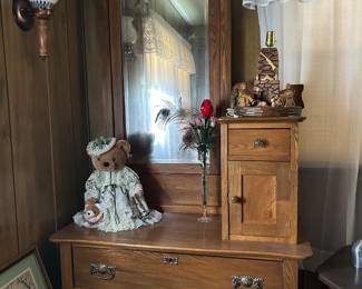 Gentleman's Dresser