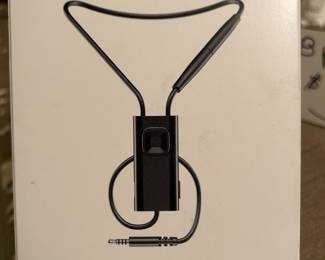 Widex Uni Dex next loop black hands-free Bluetooth phone and Audio Streamer EUC.
New in package.