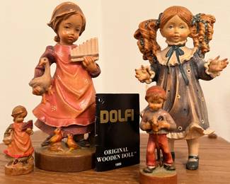 Dolfi wooden figurines