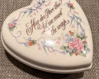 Wedgewood porcelain trinket dish