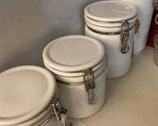 Ceramic canisters
