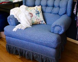 Extra wide blue side reading chair