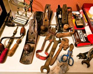 Vintage wood planes and tools 