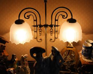 Victorian style 2-headed lamp 