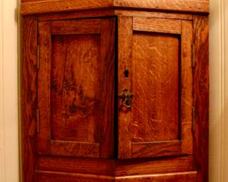 Hanging cabinet with drawer 