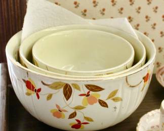 Vintage Jewel Tea Bowls Hall's Superior Quality Kitchenware Bowl. By Mary Dunbar Jewel Homemakers Institute.