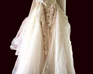 Vintage wedding dress 