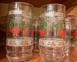 Christmas patterned glass drinking tumblers