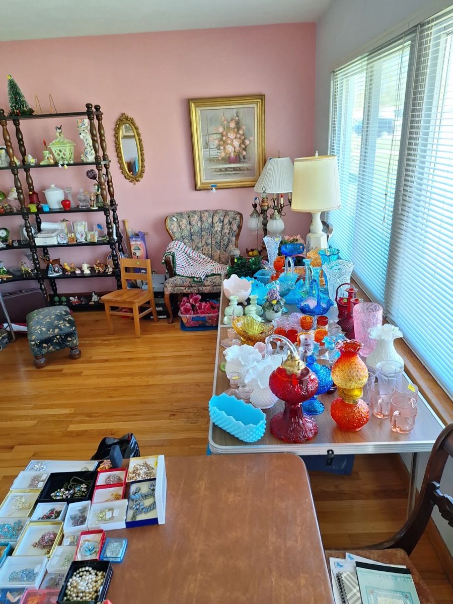 Estate Sale in Affton, MO starts on 4/20/2024