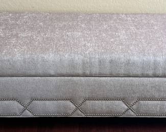 Thomasville Storage Ottoman w Nailhead Accent