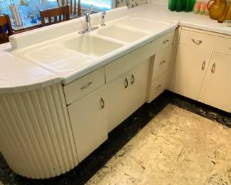 COMPLETE GORGEOUS 1950 MCM MID CENTURY KITCHEN, COMPLETE WITH ORIGINAL STOVE AND DISHWASHER.