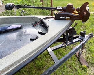 1990 RANGER BASS BOAT WITH 150 HP MOTOR AND TRAILER.