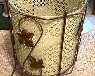 MID-CENTRY WAIST BASKET.