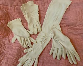 LADIES VINTAGE DRESS GLOVES. 
