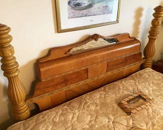 ABSOLUTELY GORGEOUS ANTIQUE QUEEN SIZE BEDROOM SET. ON FULL FRAME.