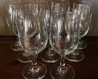 SET OF 9 WINE GLASSES.