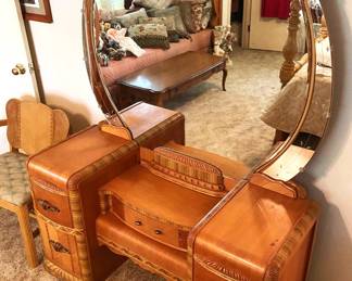 ABSOLUTELY GORGEOUS ANTIQUE MIRRORED VANITY AND CHAIR.
