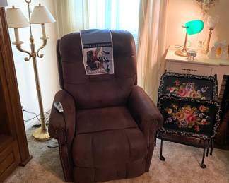 LEATHER LIFT CHAIRS WITH MASSAGE, HEAT AND MORE 1 OF 2.   MID CENTURY METAL TV TRAY SET. 