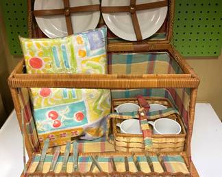 READY FOR A PICNIC?  HERE IS YOUR BASKET!