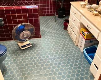 1950 MID CENTURY BLUE BATHROOM SET.