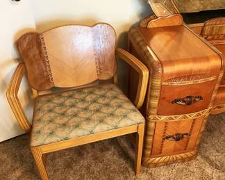 ABSOLUTELY GORGEOUS ANTIQUE QUEEN SIZE BEDROOM SET.