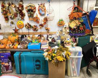 LOTS OF HOLIDAY ITEMS.