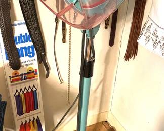 VINTAGE MID-CENTURY SEAFOAM GREEN SALON HAIR DRYER. WORKING PERFECTLY.