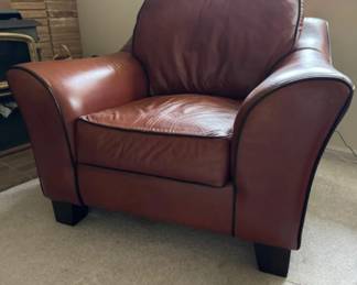 Whiskey Brown Leather Oversize Side Chair w/Dark Brown Piping (1)