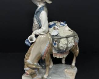 Vintage Lladro 4859 "Typical Peddler" Figurine - 10.5"T