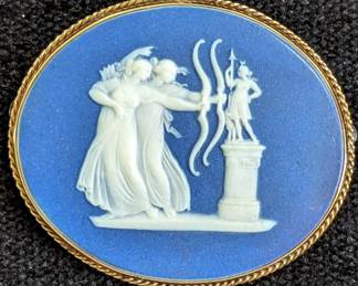 Stunning Wedgwood brooch and pendant set in 10K gold. With original appraisal