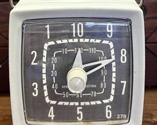 Vintage General Electric Wind Up Clock