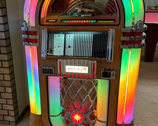 ROCK-OLA Neon Bubbler Jukebox (CD8B OAK)
