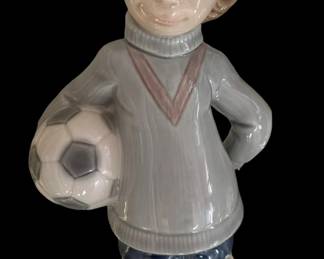 Lladro Soccer Player 4967 - SIGNED
