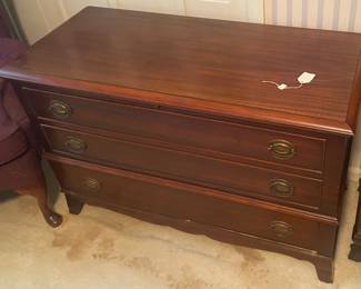 Lane Mahogany Blanket Chest